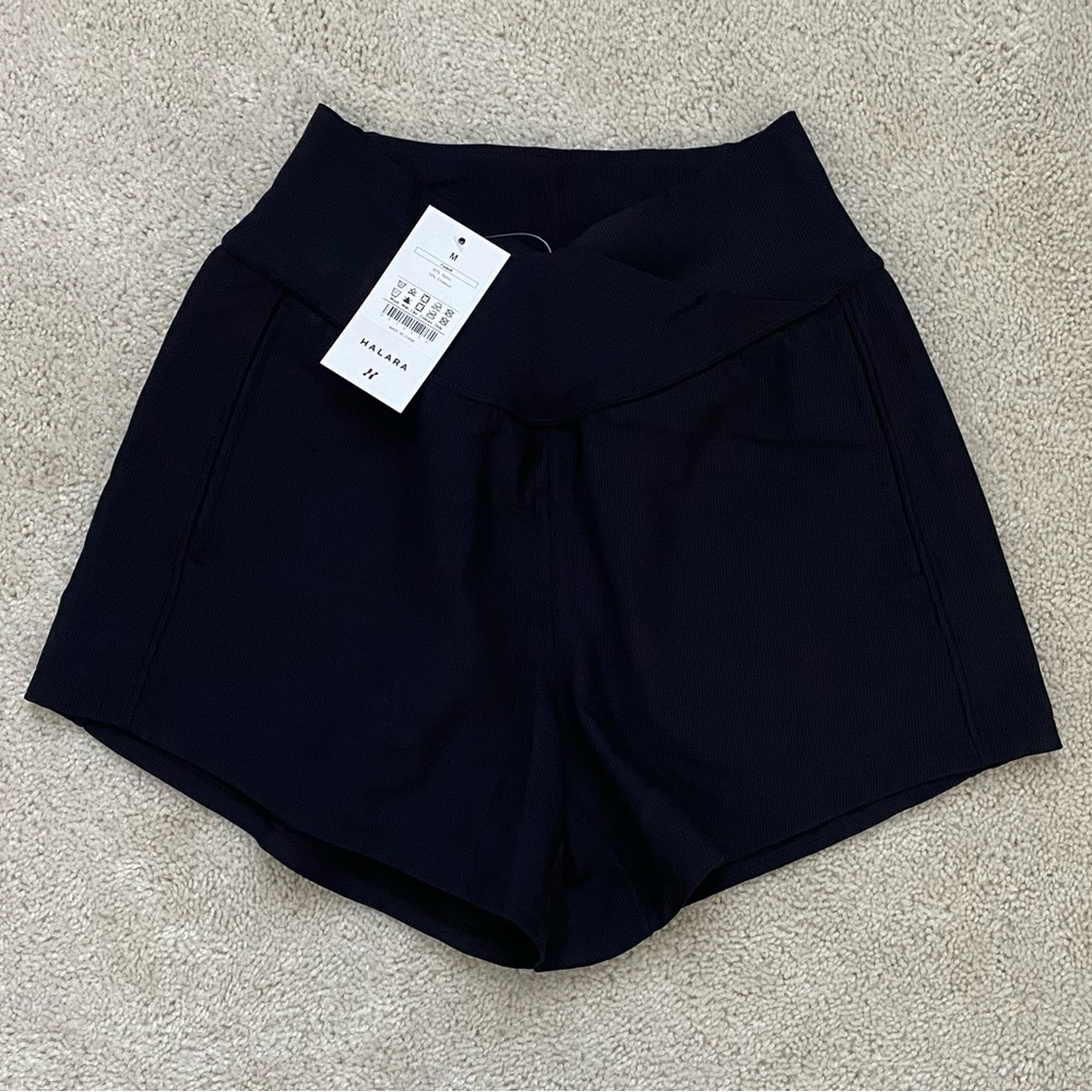 Halara Patitoff Pet Hair Resistant Crossover Side Pocket Shorts *NWT*